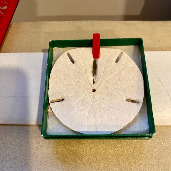 Sand-Dollar Ornament, Hand-Painted Currier & Ives Scene - Picture 3 of 6